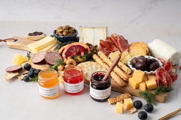 Bonnie Shershow joins Jeanette Donnarumma for SFA Classes: Crafting Irresistible Grazing Boards for Every Occasion 